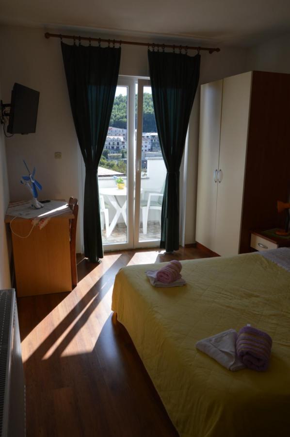 Apartman Mare Drvenik  Buitenkant foto