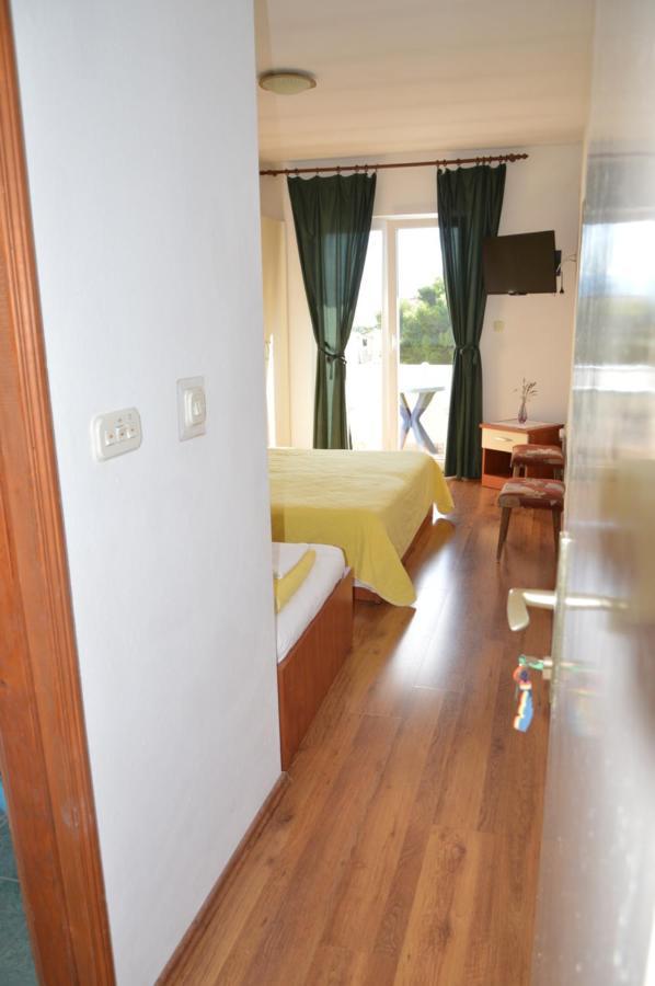 Apartman Mare Drvenik  Buitenkant foto