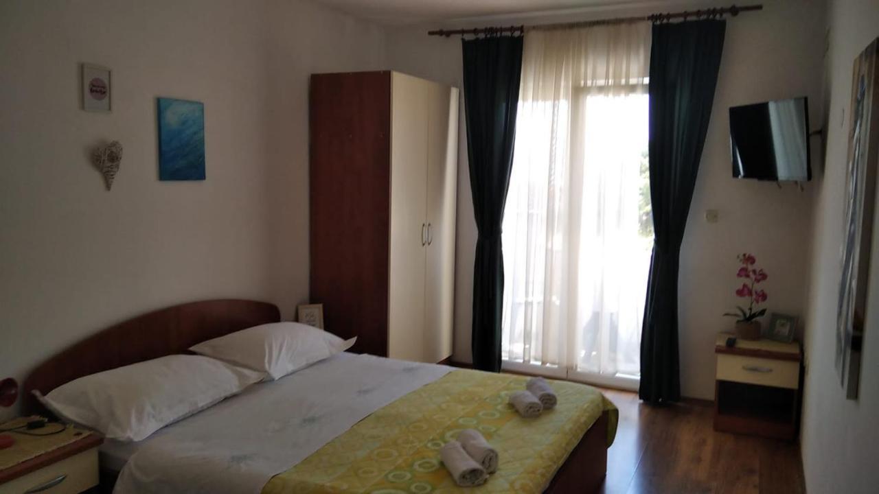 Apartman Mare Drvenik  Buitenkant foto